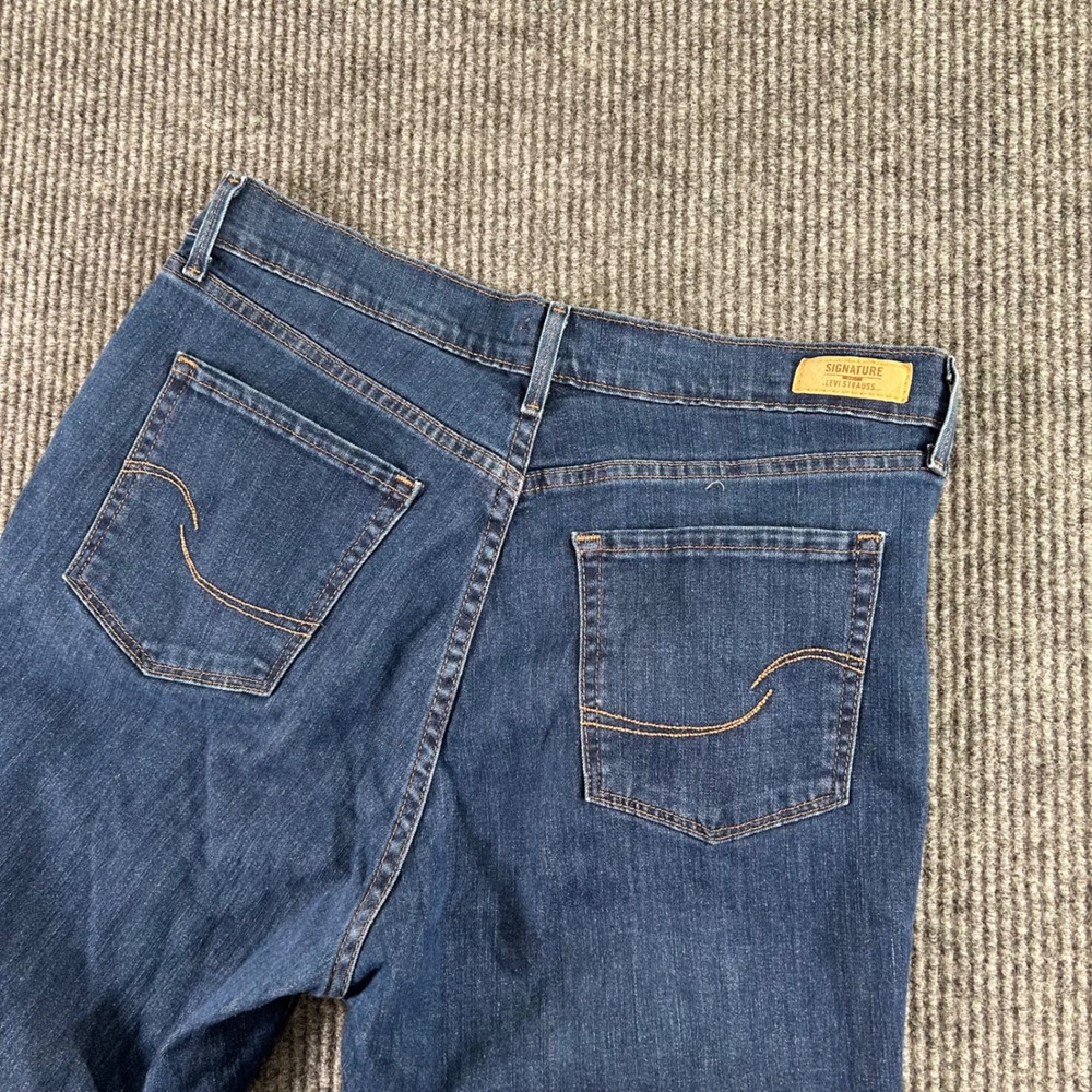 Signature Levi Strauss Jeans Womens 12 Dark Wash Modern Straight Mom Minimalist